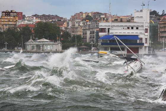 Santander activará la fase de preemergencia del PEMUSAN por el aviso rojo por oleaje Santander activará la fase de preemergencia del PEMUSAN por el aviso rojo por oleaje