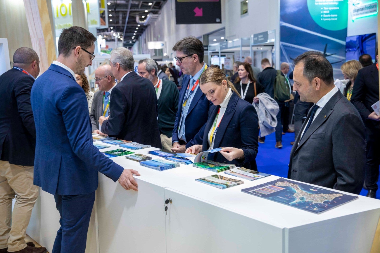 Prohens y Martínez suspenden su viaje a la World Travel Market de Londres por la catástrofe en Comunidad Valenciana Prohens y Martínez suspenden su viaje a la World Travel Market de Londres por la catástrofe en Comunidad Valenciana