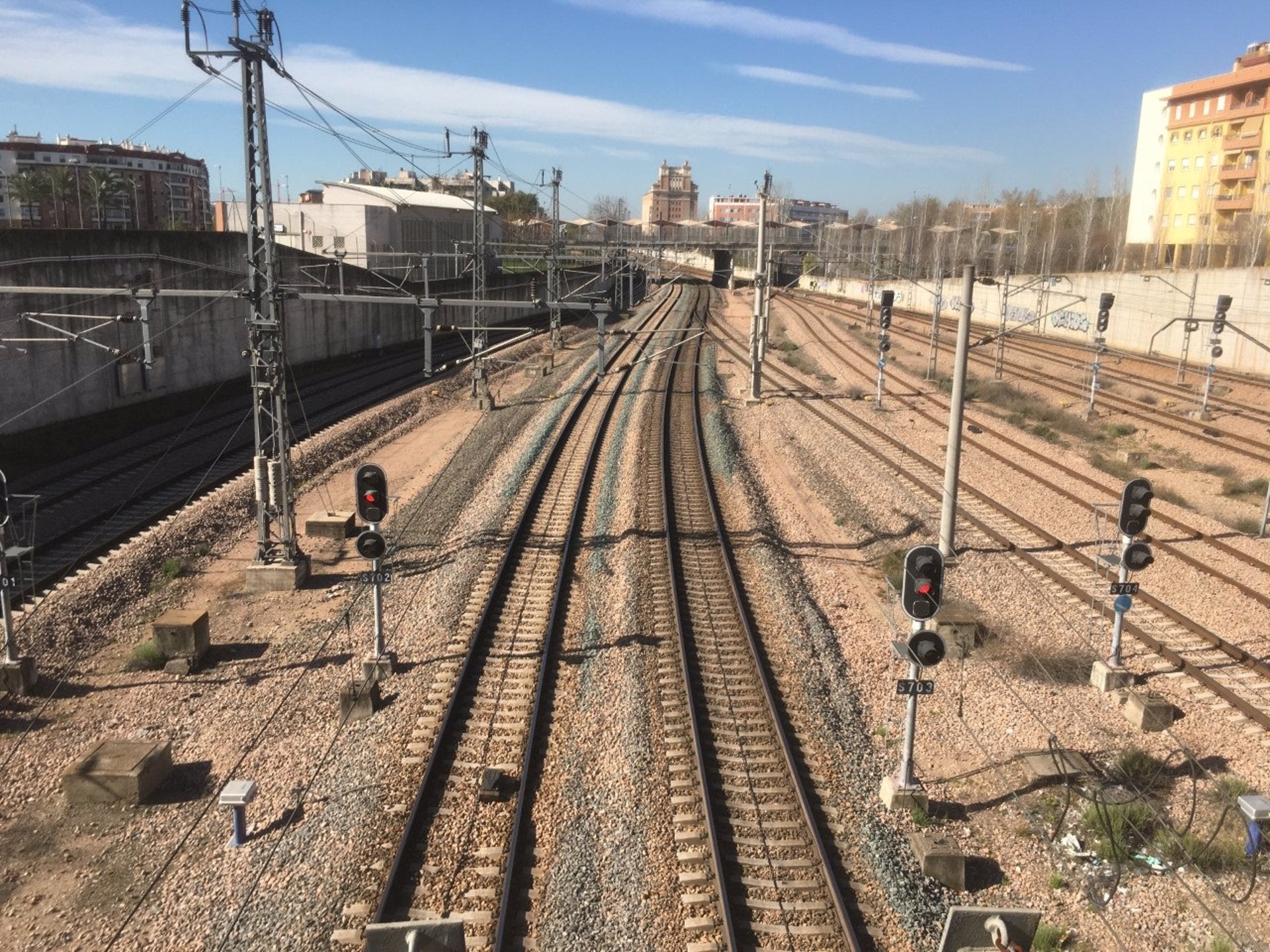 Interrumpida la circulación de trenes entre Córdoba y Jaén por el hallazgo de un cadáver en Alcolea Interrumpida la circulación de trenes entre Córdoba y Jaén por el hallazgo de un cadáver en Alcolea