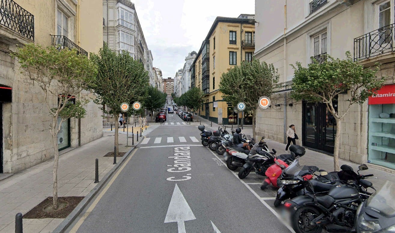 Santander corta el tráfico de las calles Ataúlfo Argenta y Gándara Santander corta el tráfico de las calles Ataúlfo Argenta y Gándara