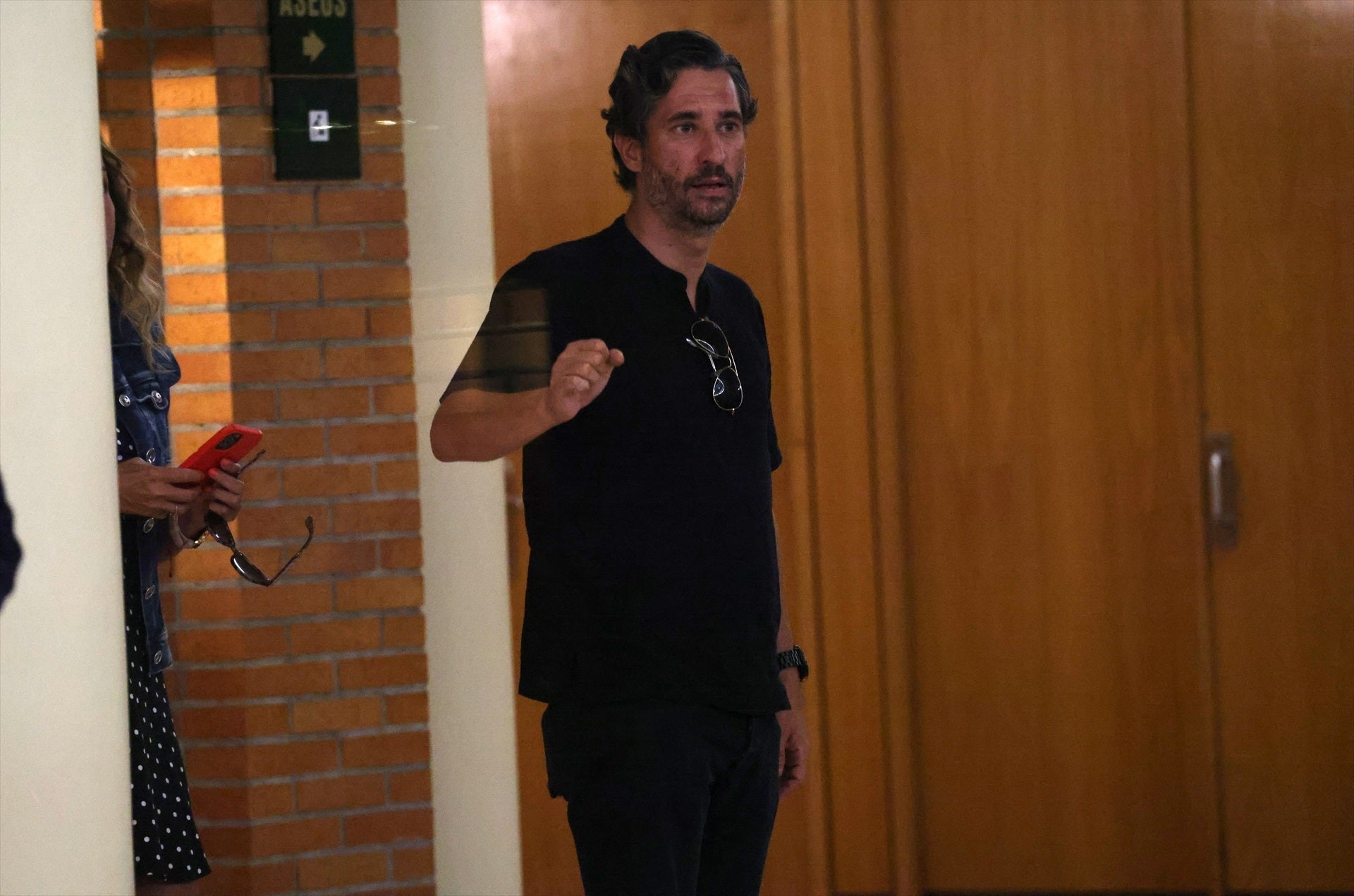 El abogado de Conde-Pumpido dice que la denunciante si no es prostituta "lo parece" El abogado de Conde-Pumpido dice que la denunciante si no es prostituta "lo parece"
