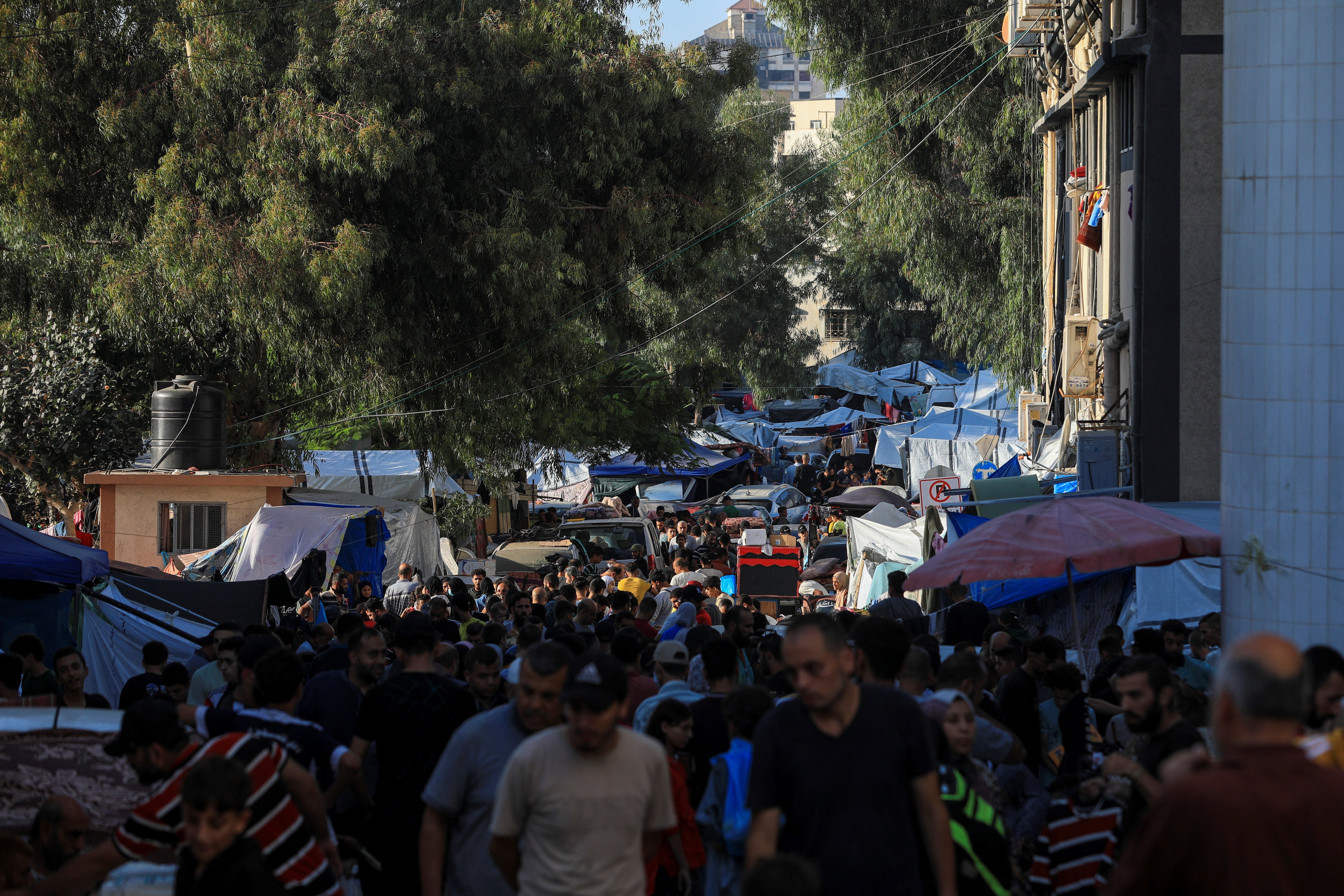 El Ejército israelí abre un nuevo plazo para que los gazatíes se muevan al sur de la Franja El Ejército israelí abre un nuevo plazo para que los gazatíes se muevan al sur de la Franja
