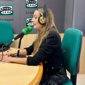 La doctora Esther Sánchez, en los estudios de Onda Cero Elche-Comarcas del Vinalopó.