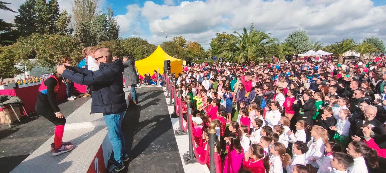 Juan José Márquez y Sonia Bejarano, ganadores del XXXIX Trofeo Diputación de Cáceres de Campo a Través Juan José Márquez y Sonia Bejarano, ganadores del XXXIX Trofeo Diputación de Cáceres de Campo a Través