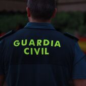 Detenido en Ibiza por agredir y causar lesiones a dos hombres con una botella en plena calle 
