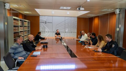 Cae una red criminal en Ibiza gracias al servicio de detectives de fiestas ilegales del Consell d'Eivissa Cae una red criminal en Ibiza gracias al servicio de detectives de fiestas ilegales del Consell d'Eivissa