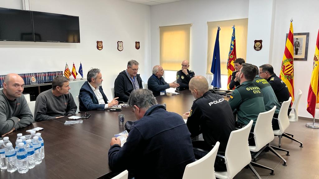 Empresas y Cooperativas agrícolas de Vila-real se reúnen con seguridad para conocer los dispositivos antirobo en el campo Empresas y Cooperativas agrícolas de Vila-real se reúnen con seguridad para conocer los dispositivos antirobo en el campo