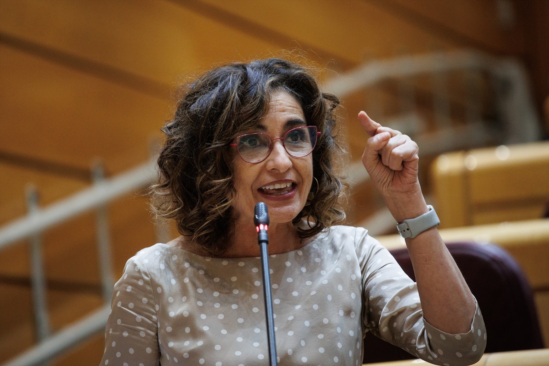El Gobierno asegura que aplicará el mismo criterio que en Cataluña para condonar la deuda de todas las comunidades El Gobierno asegura que aplicará el mismo criterio que en Cataluña para condonar la deuda de todas las comunidades