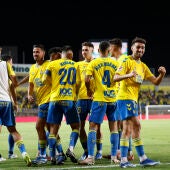 Jugadores de Las Palmas celebran un gol al Atlético de Madrid