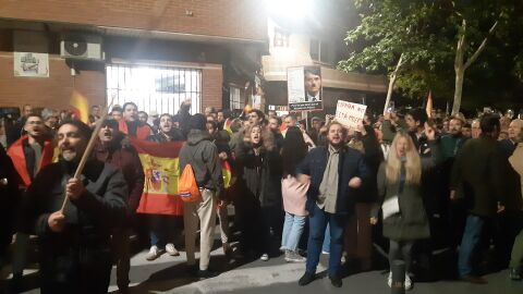 Protesta frente a la sede del PSOE local de Ciudad Real