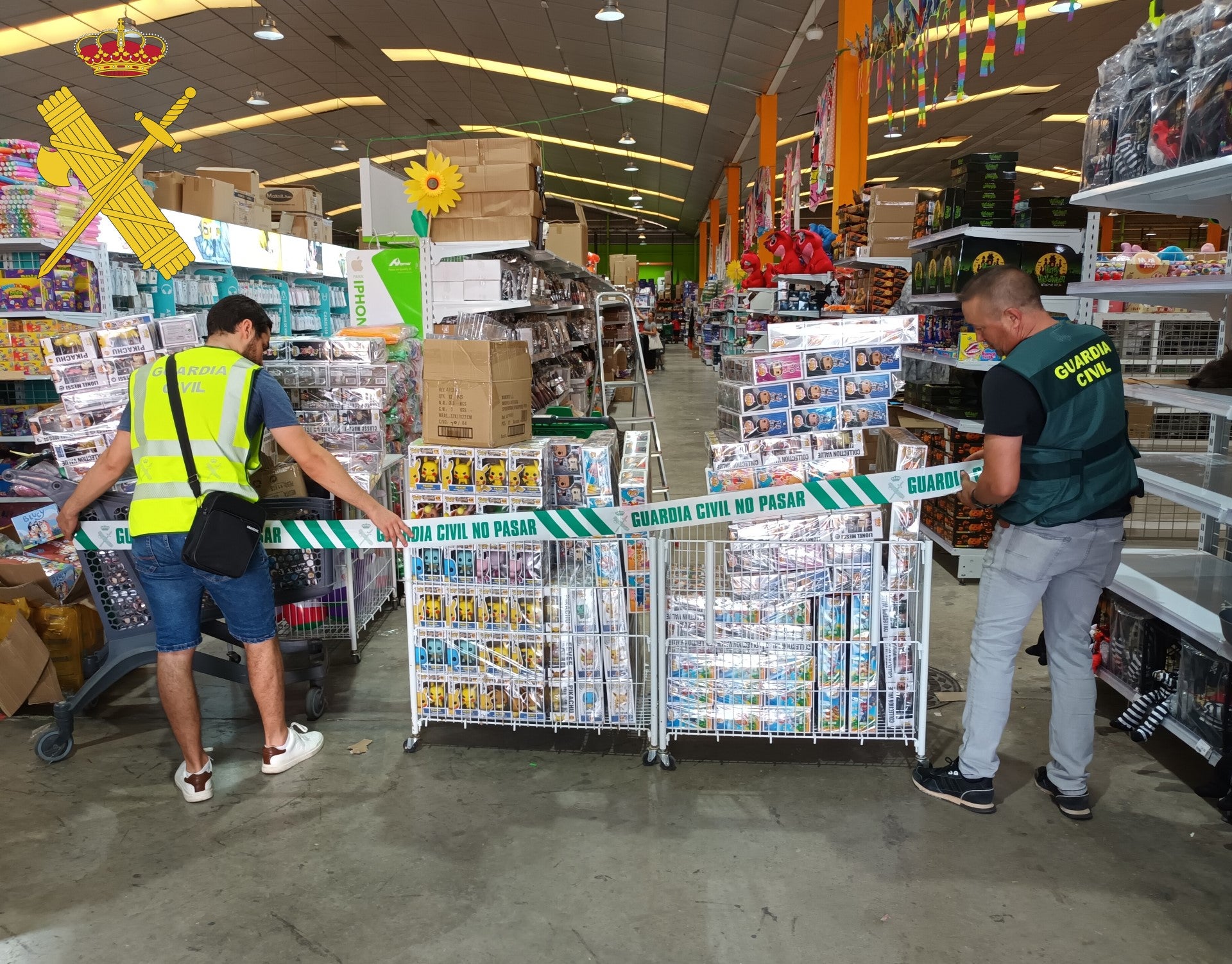 Intervenidos 32.000 objetos falsos en Teruel, Valencia y Castellón Intervenidos 32.000 objetos falsos en Teruel, Valencia y Castellón