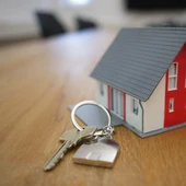 Imagen de una casa y unas llaves Imagen de una casa y unas llaves