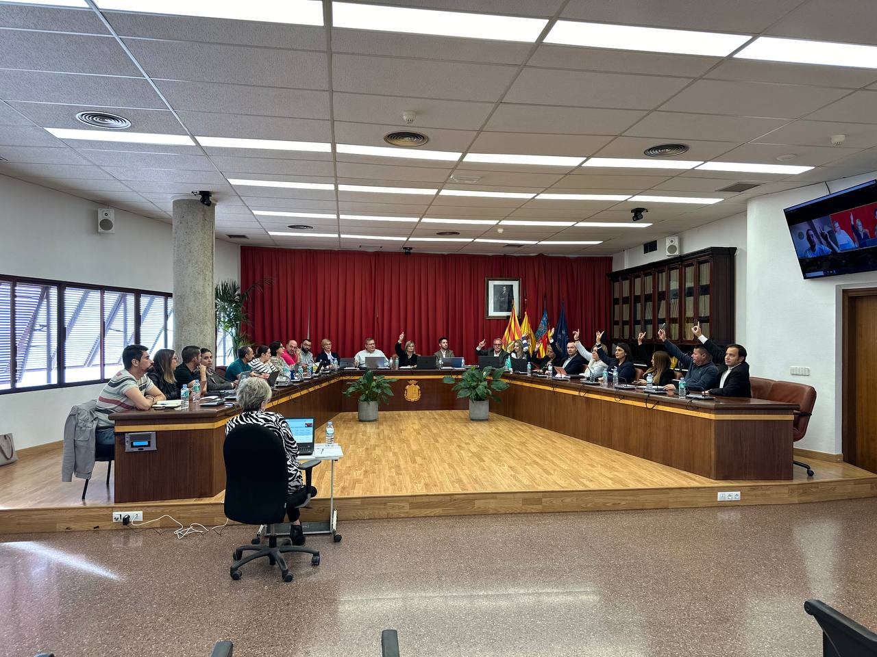 Santa Pola sube el IBI y la tasa de basura en un 20% el próximo año para equilibrar las cuentas ante el encarecimiento de costes Santa Pola sube el IBI y la tasa de basura en un 20% el próximo año para equilibrar las cuentas ante el encarecimiento de costes