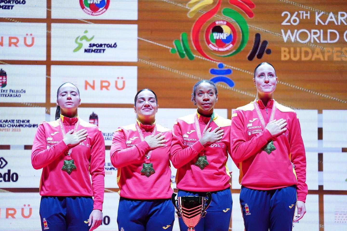 Carlota Fernández: “Me tocó ponerme la capa de heroína en el último combate” Carlota Fernández: “Me tocó ponerme la capa de heroína en el último combate”