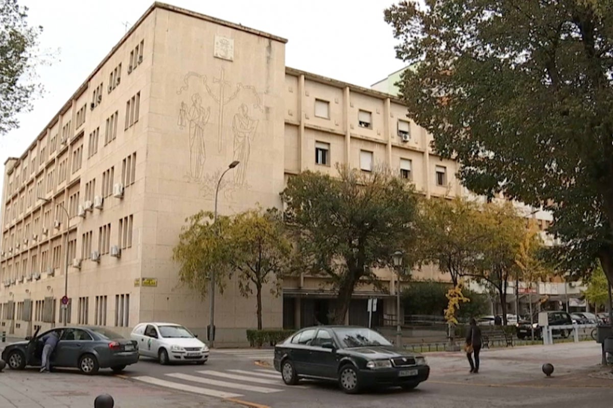 Altercados en la Audiencia de Badajoz entre dos familias que iban a ser juzgadas por un tiroteo en San Roque en 2020 Altercados en la Audiencia de Badajoz entre dos familias que iban a ser juzgadas por un tiroteo en San Roque en 2020
