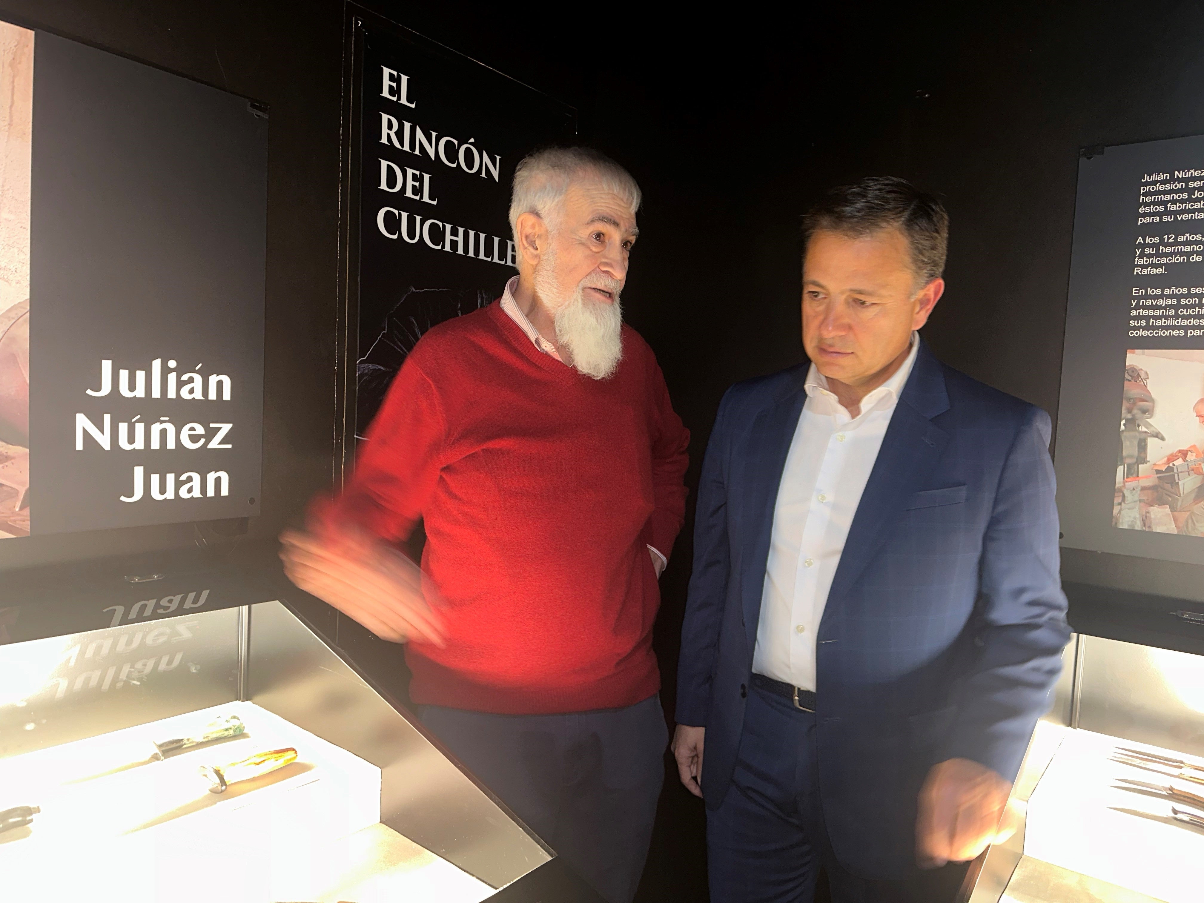 Julián Núñez Juan ya tiene su "Rincón del cuchillero" en el Museo Julián Núñez Juan ya tiene su "Rincón del cuchillero" en el Museo