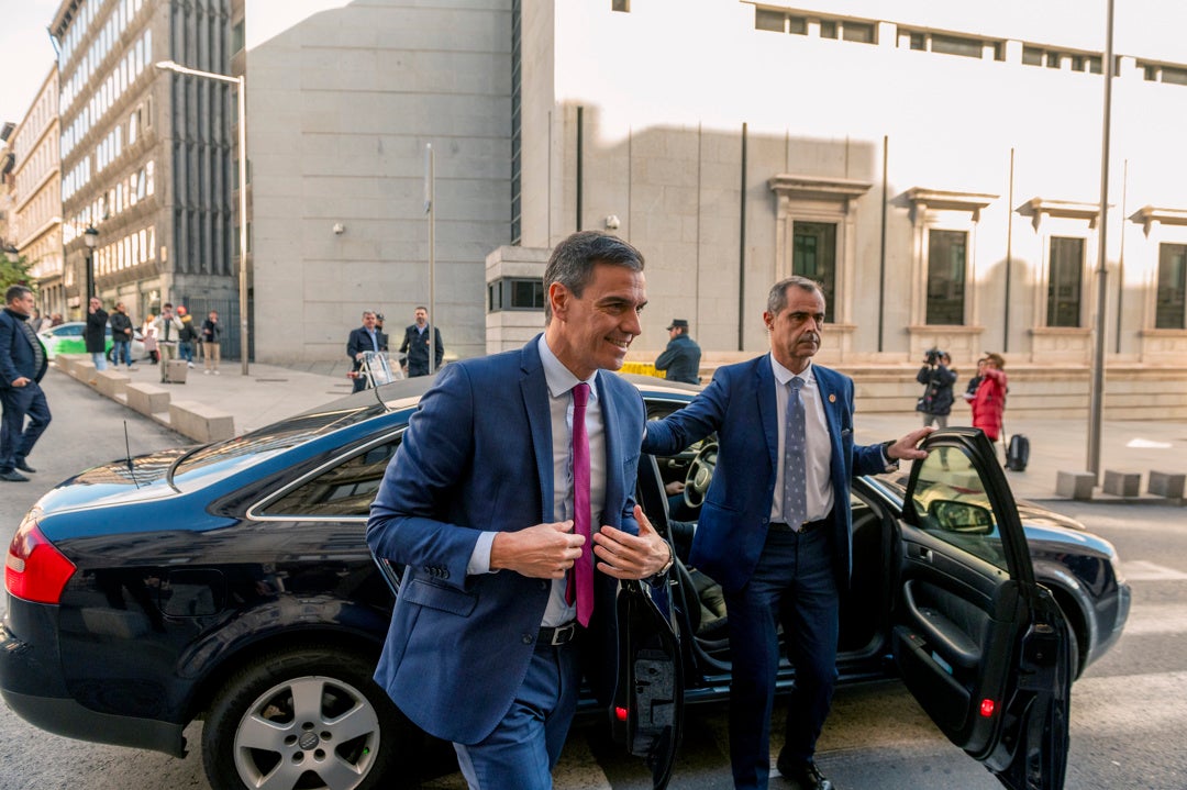 Pedro Sánchez obtiene los apoyos necesarios para una investidura que se celebraría el 15 y 16 de noviembre Pedro Sánchez obtiene los apoyos necesarios para una investidura que se celebraría el 15 y 16 de noviembre