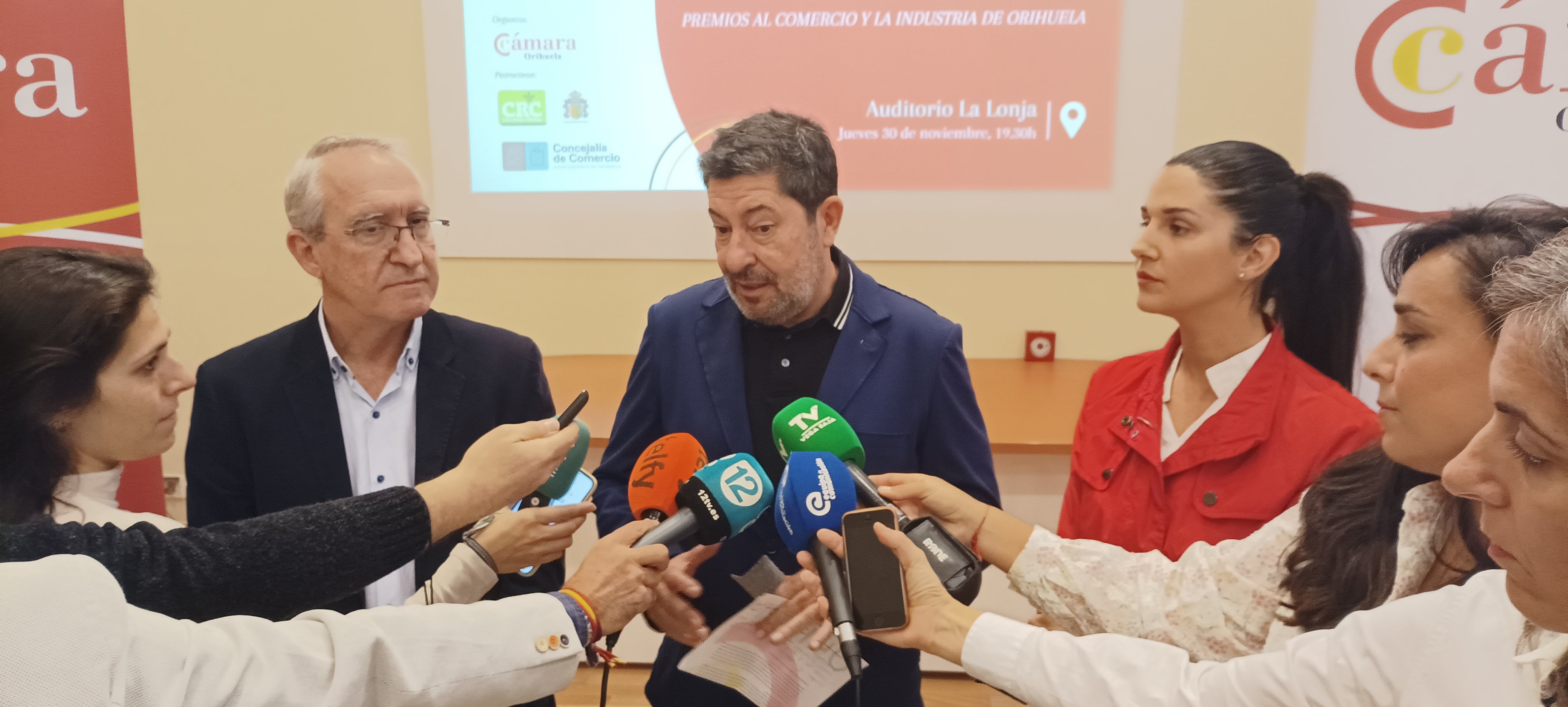 Cámara Orihuela celebra su 'Noche de la Economía' con premios al comercio y la industria Cámara Orihuela celebra su 'Noche de la Economía' con premios al comercio y la industria