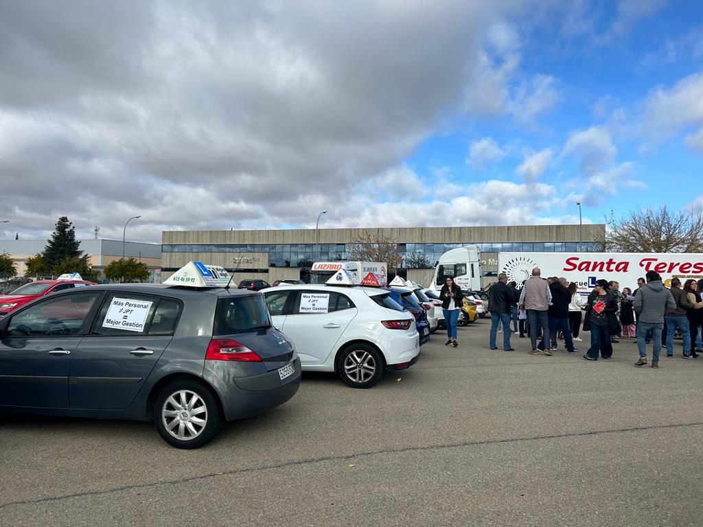 Las autoescuelas de Ciudad Real salen a la calle para pedir más examinadores y más exámenes Las autoescuelas de Ciudad Real salen a la calle para pedir más examinadores y más exámenes