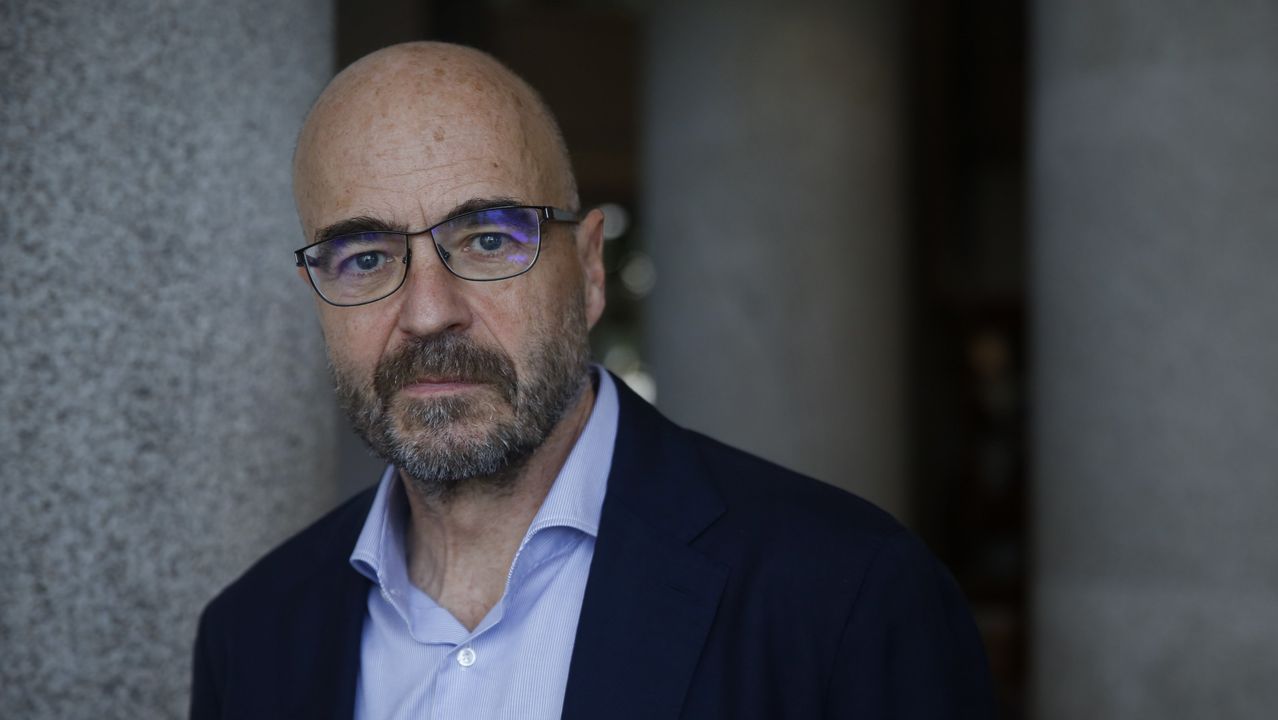 Javier Díaz-Giménez: "Estoy sorprendido con la capacidad de resistencia de la economía española" Javier Díaz-Giménez: "Estoy sorprendido con la capacidad de resistencia de la economía española"