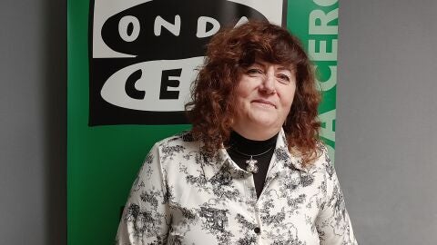 Almudena Soriano, veterinaria municipal y t&eacute;cnico de la concejal&iacute;a de Medio Ambiente de Alcal&aacute; de Henares