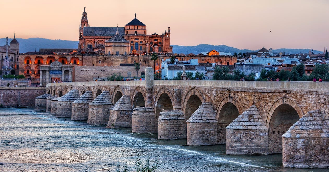 El encanto de los patios y las calles de Córdoba en los meses de otoño El encanto de los patios y las calles de Córdoba en los meses de otoño