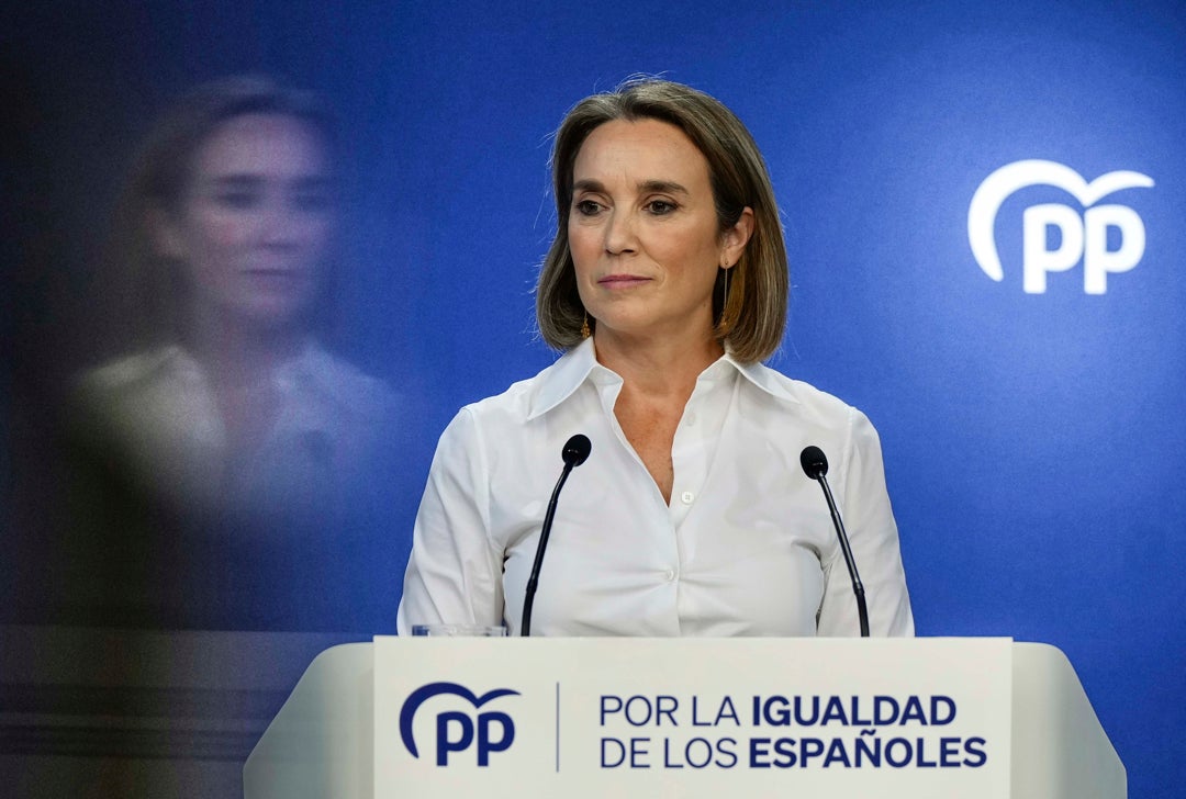Cuca Gamarra: "La convivencia no está a salvo con Sánchez" Cuca Gamarra: "La convivencia no está a salvo con Sánchez"