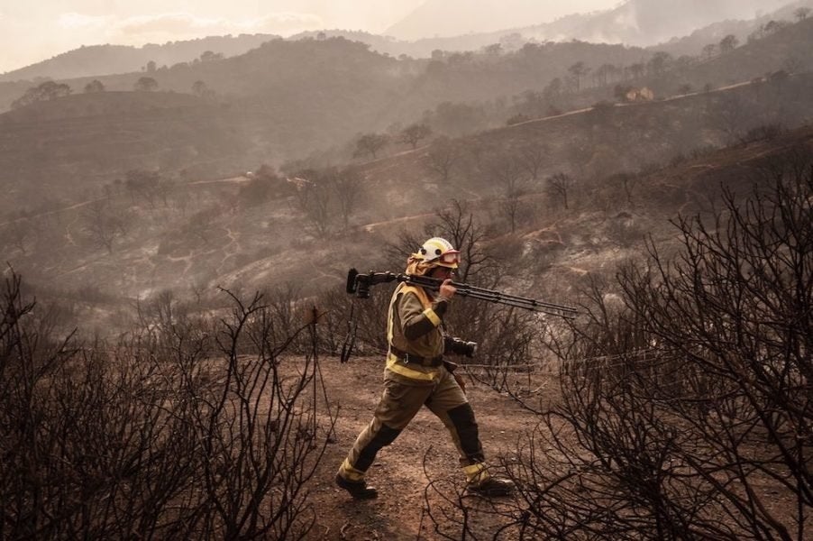 El incendio de Mijas evoluciona "favorablemente" pese al fuerte viento El incendio de Mijas evoluciona "favorablemente" pese al fuerte viento