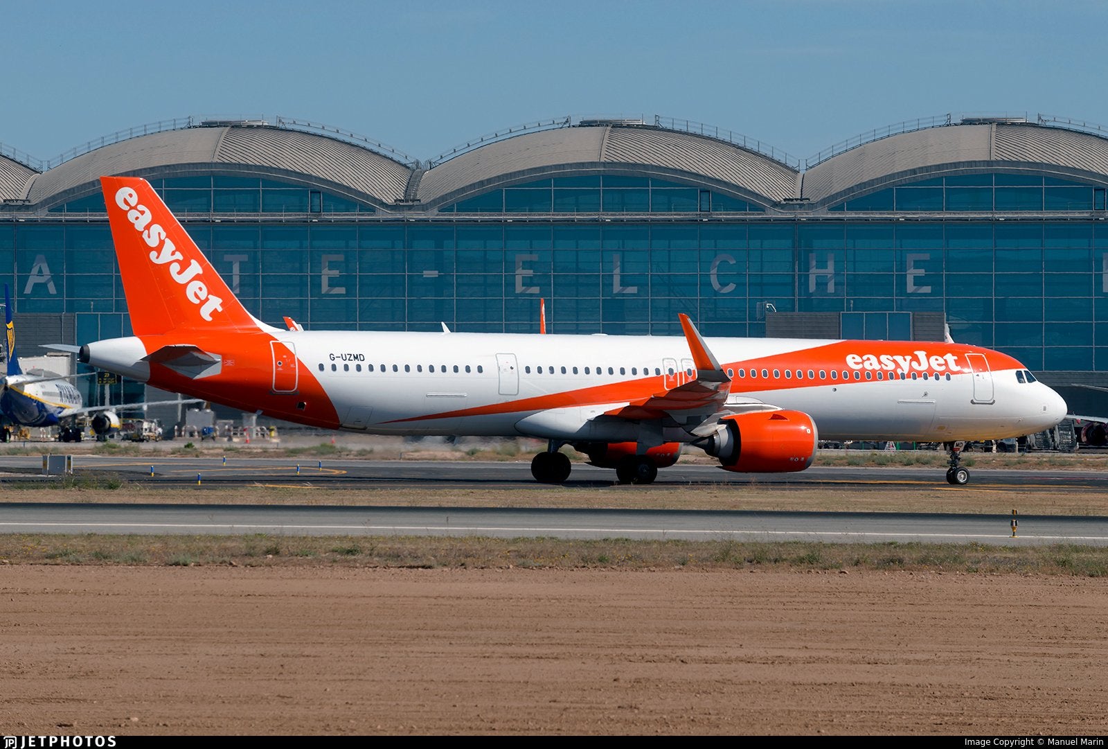 El aeropuerto Alicante-Elche supera por primera vez el millón de pasajeros en un mes de noviembre El aeropuerto Alicante-Elche supera por primera vez el millón de pasajeros en un mes de noviembre