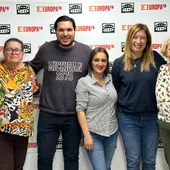 Responsables de la Asamblea Local de Cruz Roja Marbella y varias usuarias de programas que desarrolla la organización Responsables de la Asamblea Local de Cruz Roja Marbella y varias usuarias de programas que desarrolla la organización