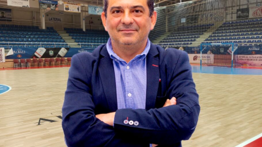 Luis Palencia, presidente del Vi&ntilde;a Albali Valdepe&ntilde;as F.S.