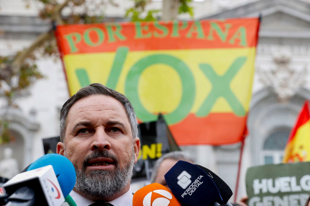 Vox se querella contra Sánchez por cohecho, colaboración con el terrorismo y usurpación del Poder Judicial Vox se querella contra Sánchez por cohecho, colaboración con el terrorismo y usurpación del Poder Judicial