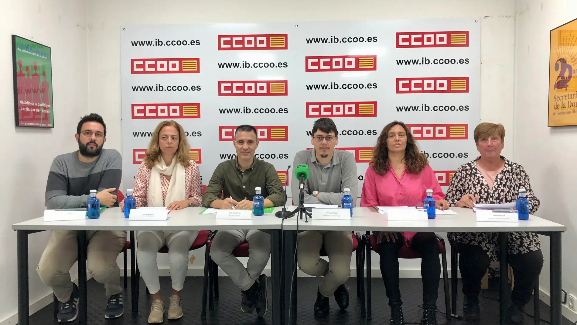 El Moviment per l’Escola en Catalá en la sede de Comisiones Obreras en Palma. 