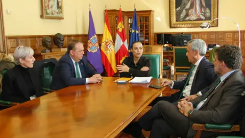 Eurocaja Rural y el Ayuntamiento de Palencia afianzan su relación y compromiso con la ciudad .