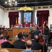 Pleno municipal extraordinario del Ayuntamiento de Elche para abordar la Ley de Amnistía.