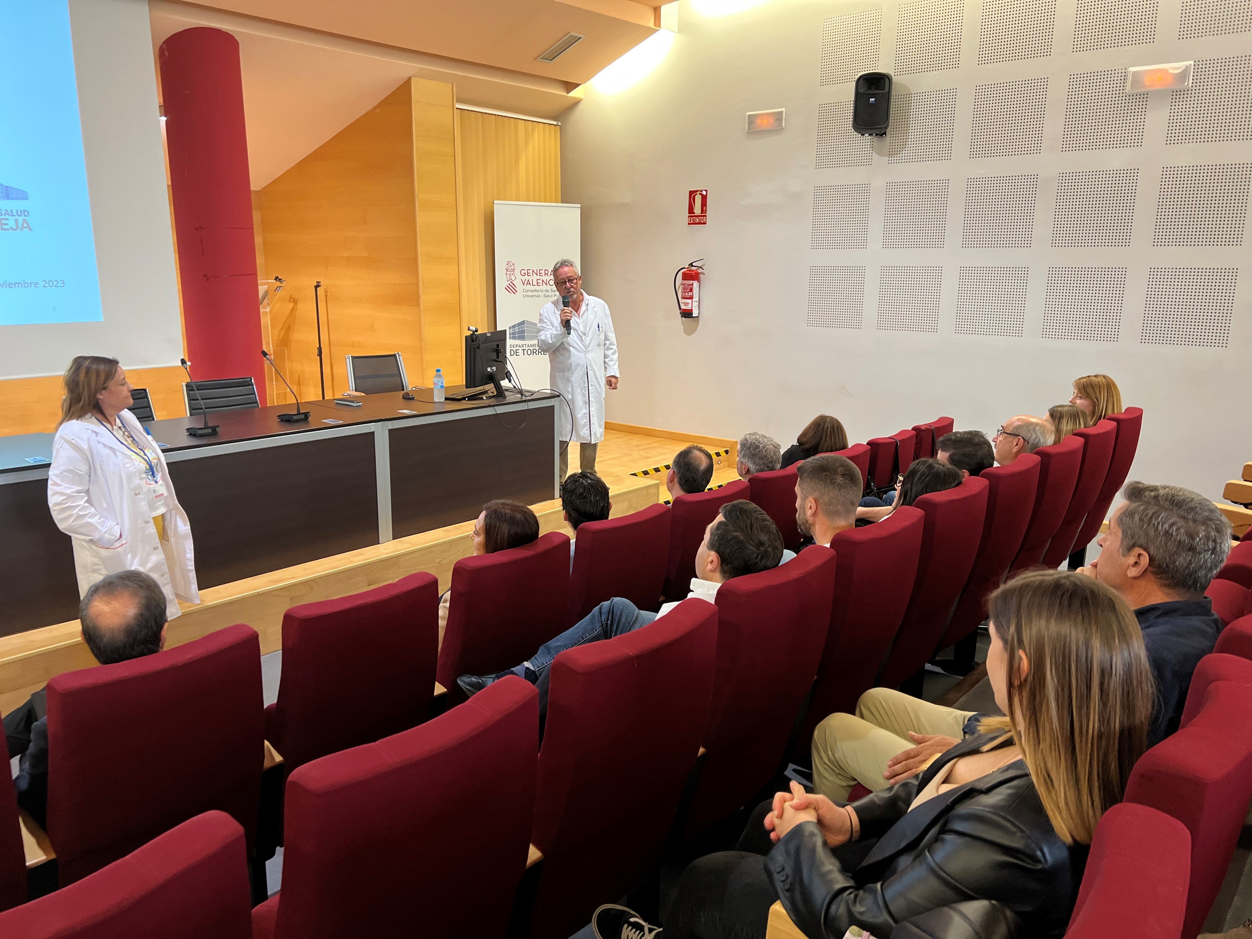 La gerencia del departamento de salud de Torrevieja presenta el informe de gestión 2023 y proyectos a los alcaldes del área La gerencia del departamento de salud de Torrevieja presenta el informe de gestión 2023 y proyectos a los alcaldes del área