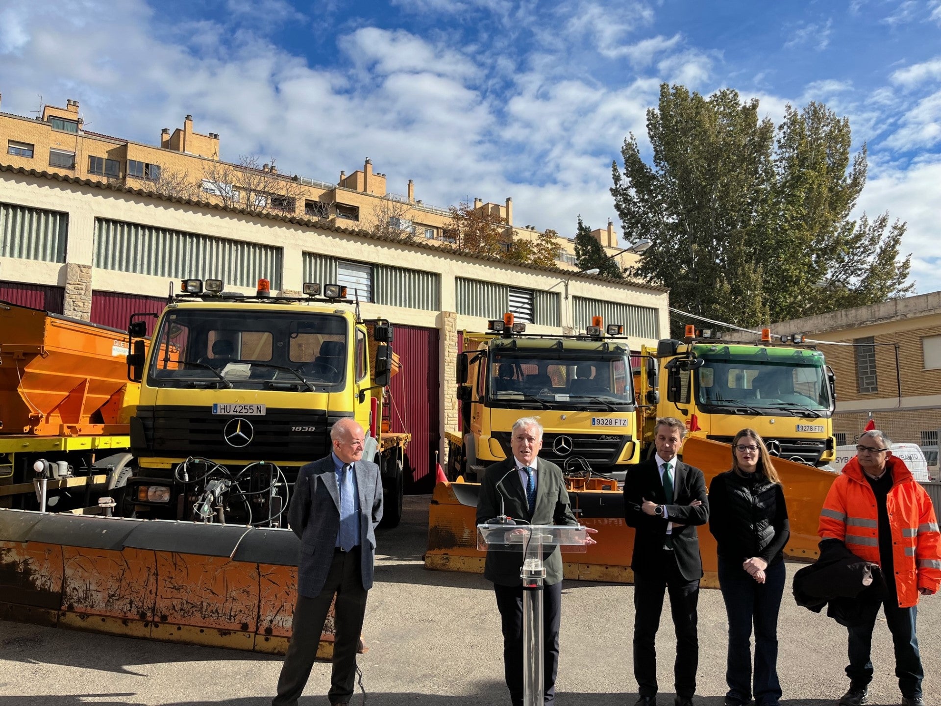 55 quitanieves y 120 personas garantizarán este invierno la limpieza de carreteras en Aragón 55 quitanieves y 120 personas garantizarán este invierno la limpieza de carreteras en Aragón