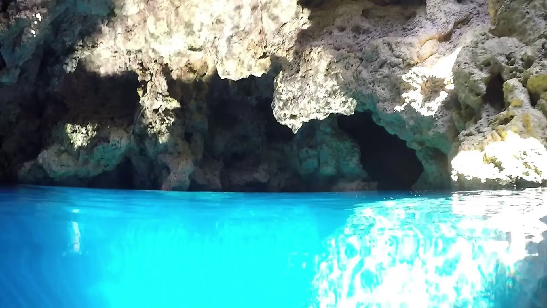 Se prohíben los saltos en la cueva S’Ullal de Na Coloms de Ibiza después de que un joven médico perdiera la vida en el lugar
