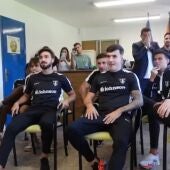 La plantilla del Orihuela en el momento de conocer el cruce de la segunda ronda de la Copa del Rey
