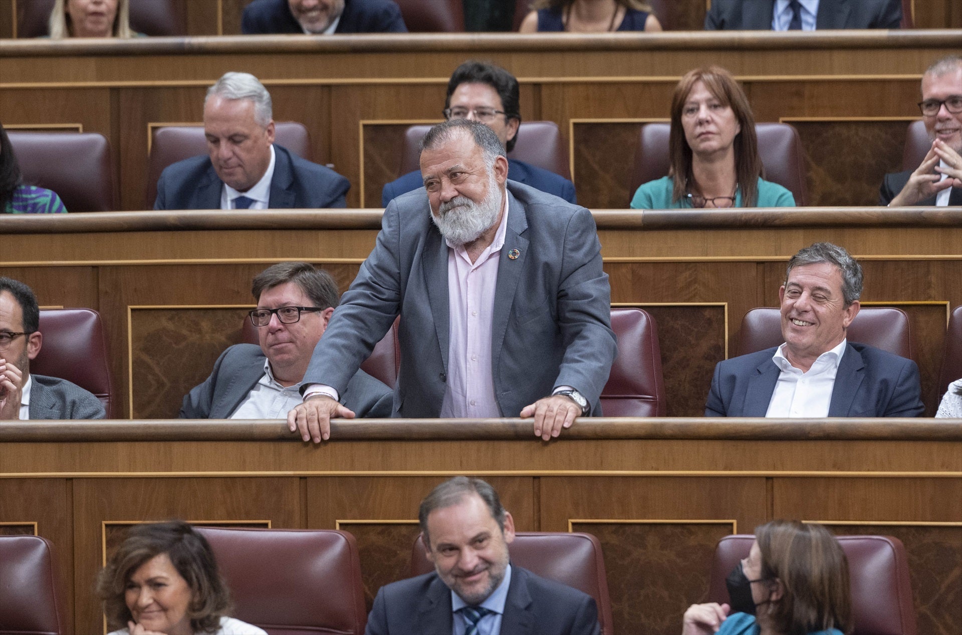 Quién es Herminio Sancho, el diputado del PSOE al que han lanzado huevos a la entrada del Congreso Quién es Herminio Sancho, el diputado del PSOE al que han lanzado huevos a la entrada del Congreso
