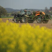 La Comisión Europea avala el uso del herbicidia glisofato durante una década más 