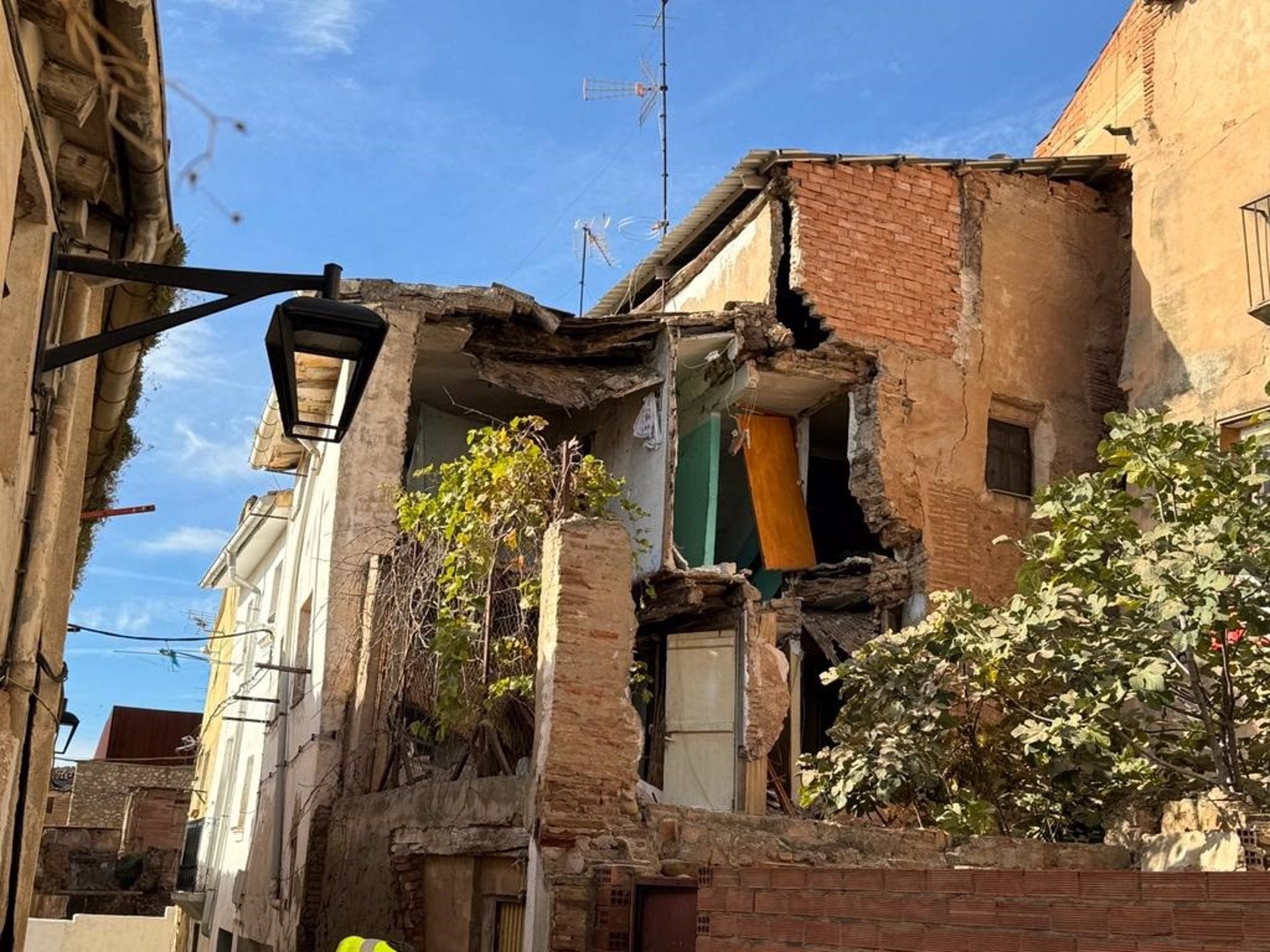 Un nuevo derrumbe en Calahorra, parcial pero de grandes dimensiones, provoca la demolición total de un edificio Un nuevo derrumbe en Calahorra, parcial pero de grandes dimensiones, provoca la demolición total de un edificio