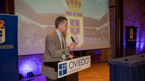 Mart&iacute;n Pel&aacute;ez, presidente del Real Oviedo, en una junta de accionistas