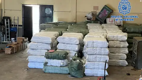 Recuperan 18 toneladas de ropa robada en Toledo Recuperan 18 toneladas de ropa robada en Toledo