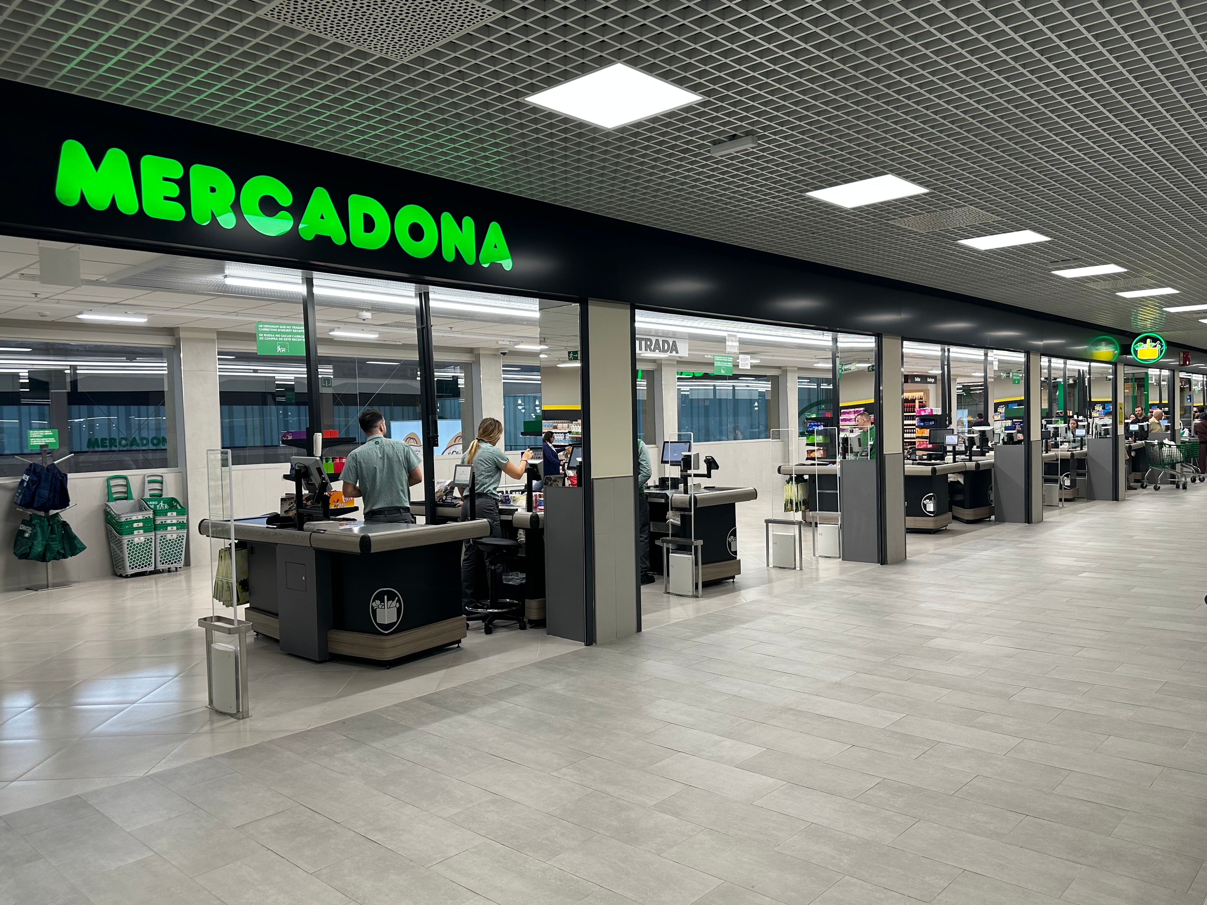 Mercadona reabre el supermercado del Mercat de l' Olivar Mercadona reabre el supermercado del Mercat de l' Olivar