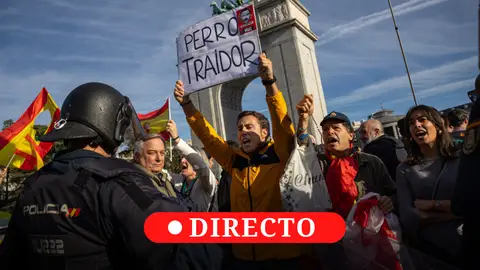 El nuevo Gobierno de Sánchez en directo: ministros, protestas en Ferraz y Moncloa El nuevo Gobierno de Sánchez en directo: ministros, protestas en Ferraz y Moncloa