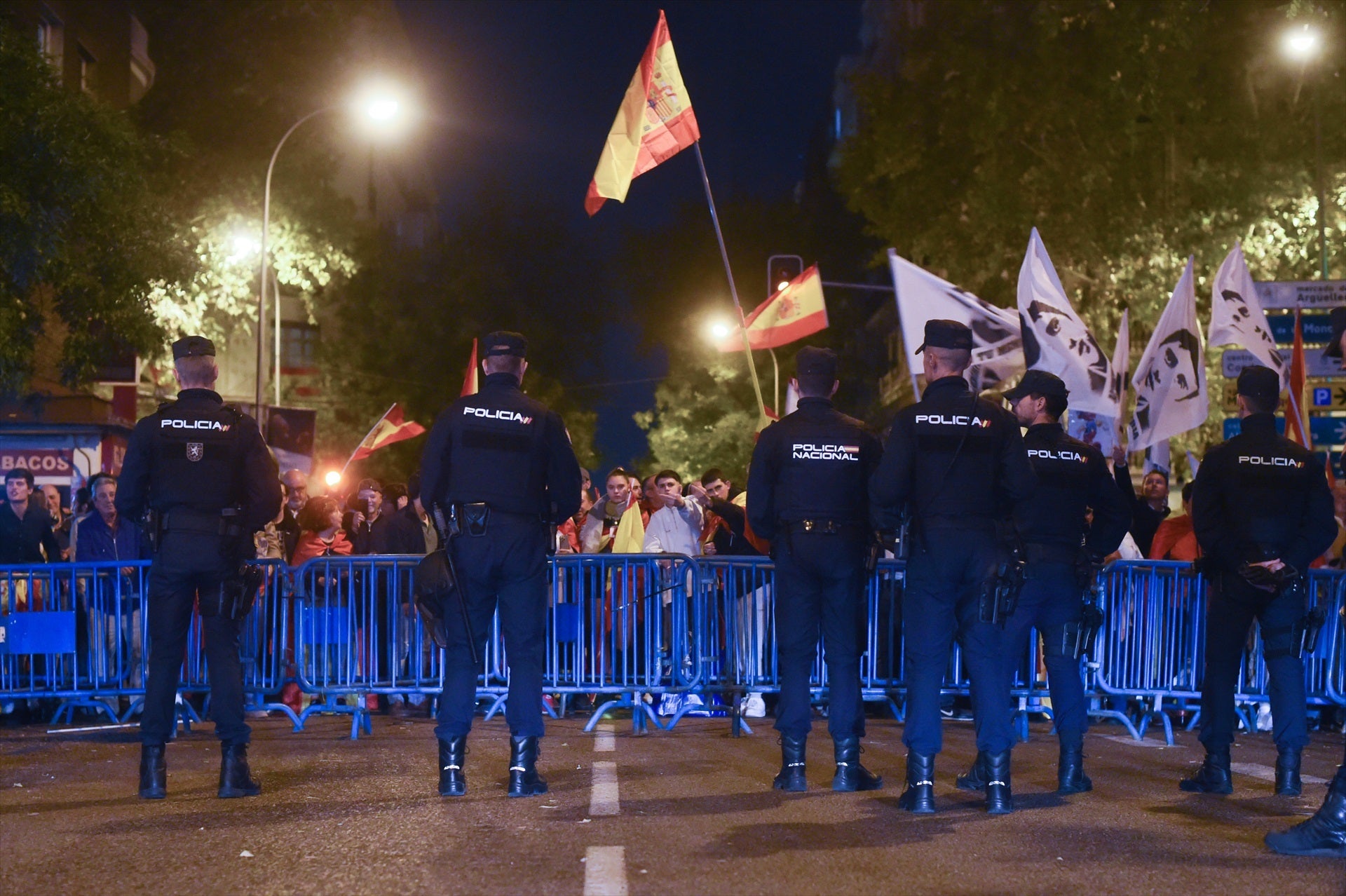 La Policía intervino una pistola a un alférez del Ejército en la protesta de Ferraz La Policía intervino una pistola a un alférez del Ejército en la protesta de Ferraz