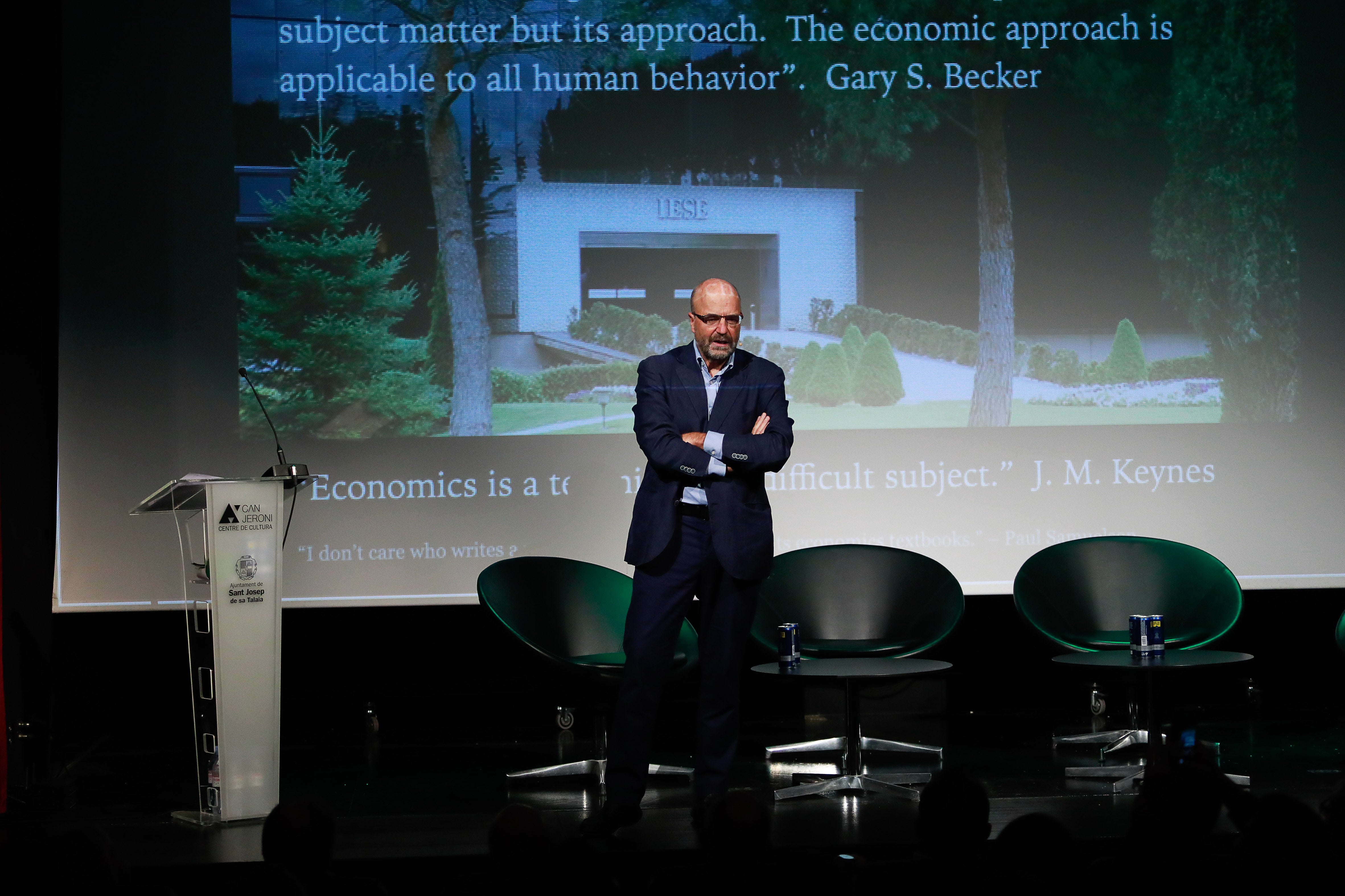 Ya puedes ver el vídeo completo del encuentro de empresarios celebrado en Sant Josep con Javier Díaz-Giménez Ya puedes ver el vídeo completo del encuentro de empresarios celebrado en Sant Josep con Javier Díaz-Giménez