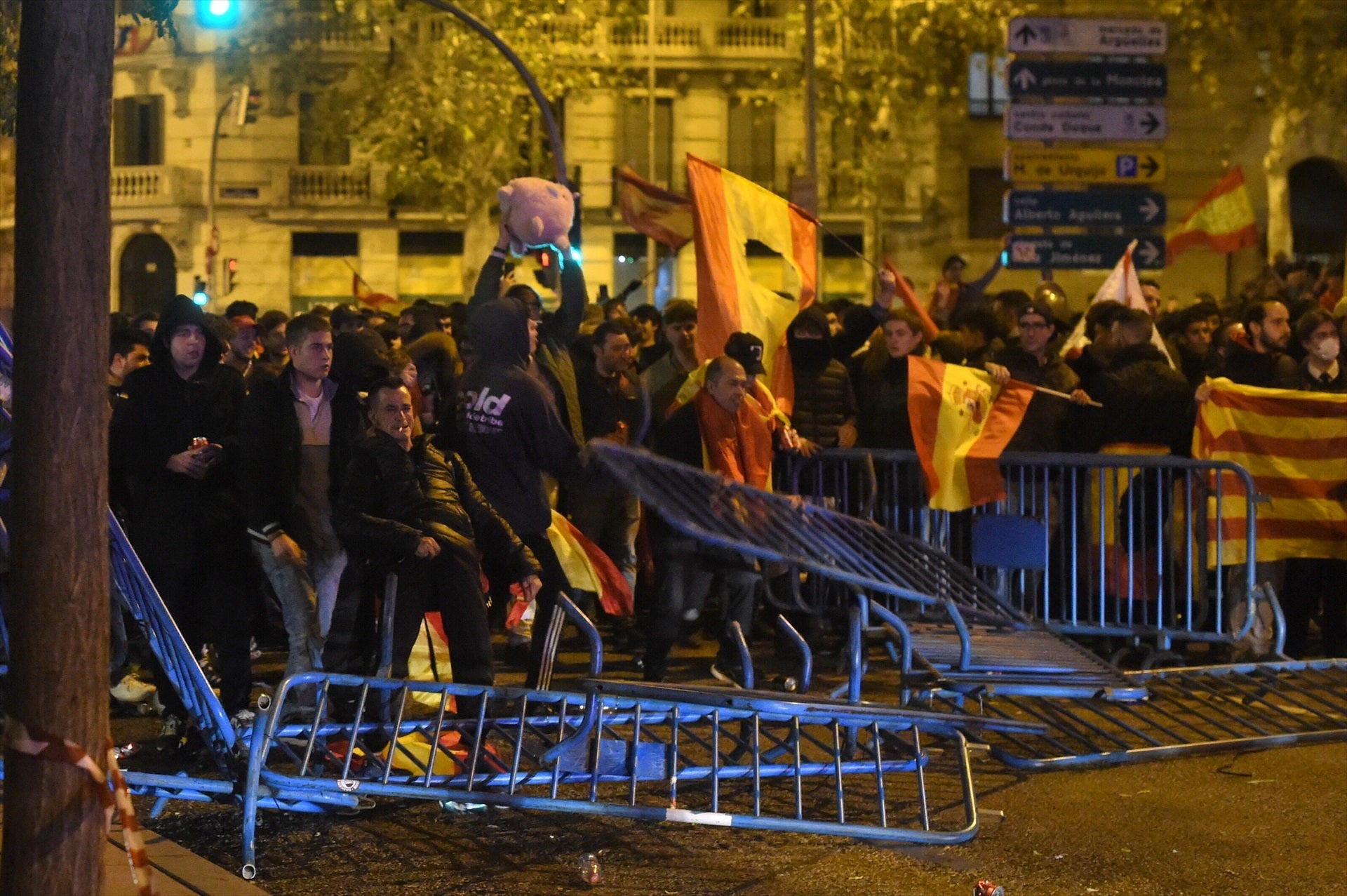 Seis detenidos en Ferraz en las protestas del sábado contra la amnistía Seis detenidos en Ferraz en las protestas del sábado contra la amnistía