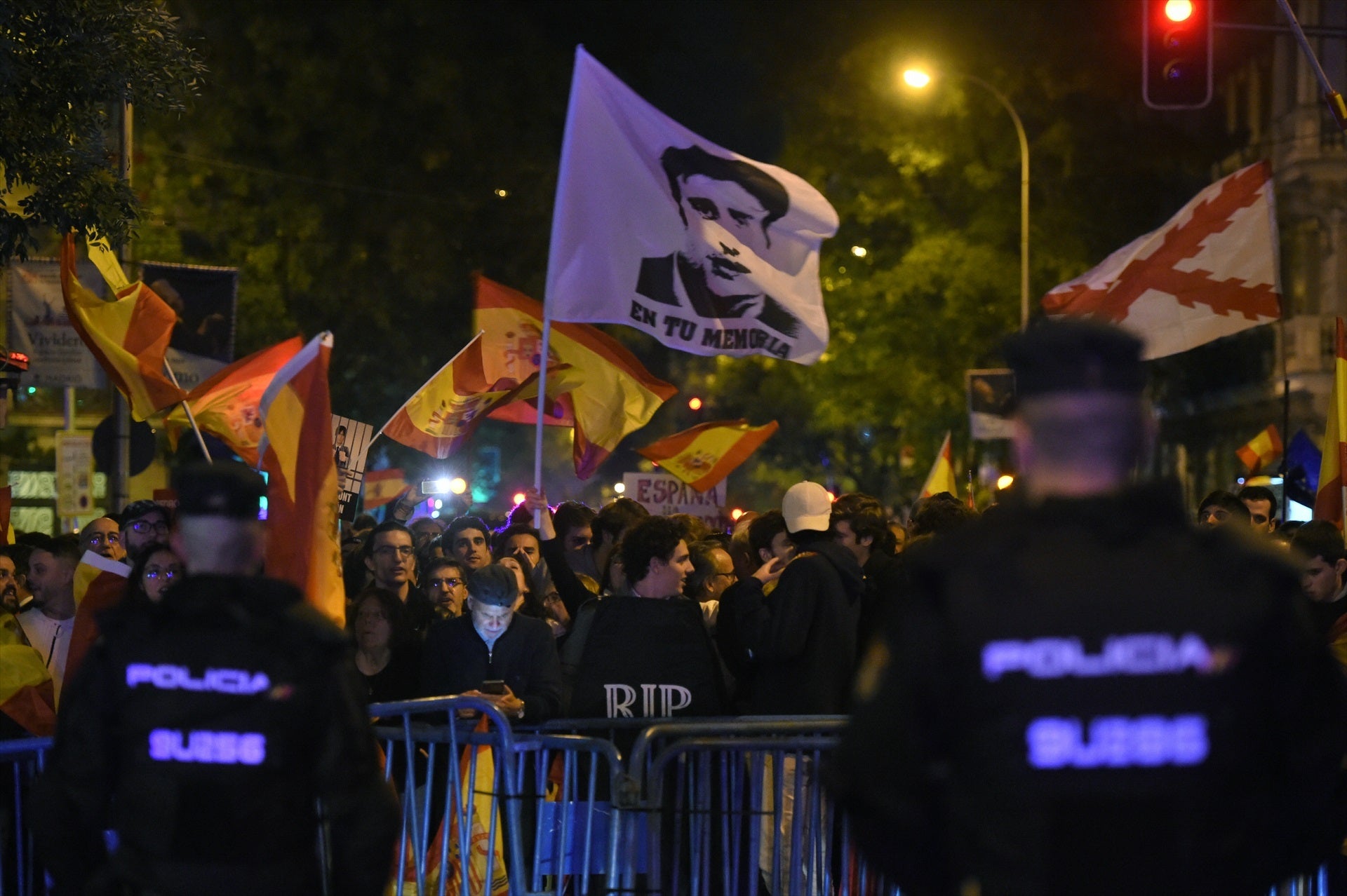 Breves momentos de tensión en una nueva jornada de protestas en Ferraz Breves momentos de tensión en una nueva jornada de protestas en Ferraz